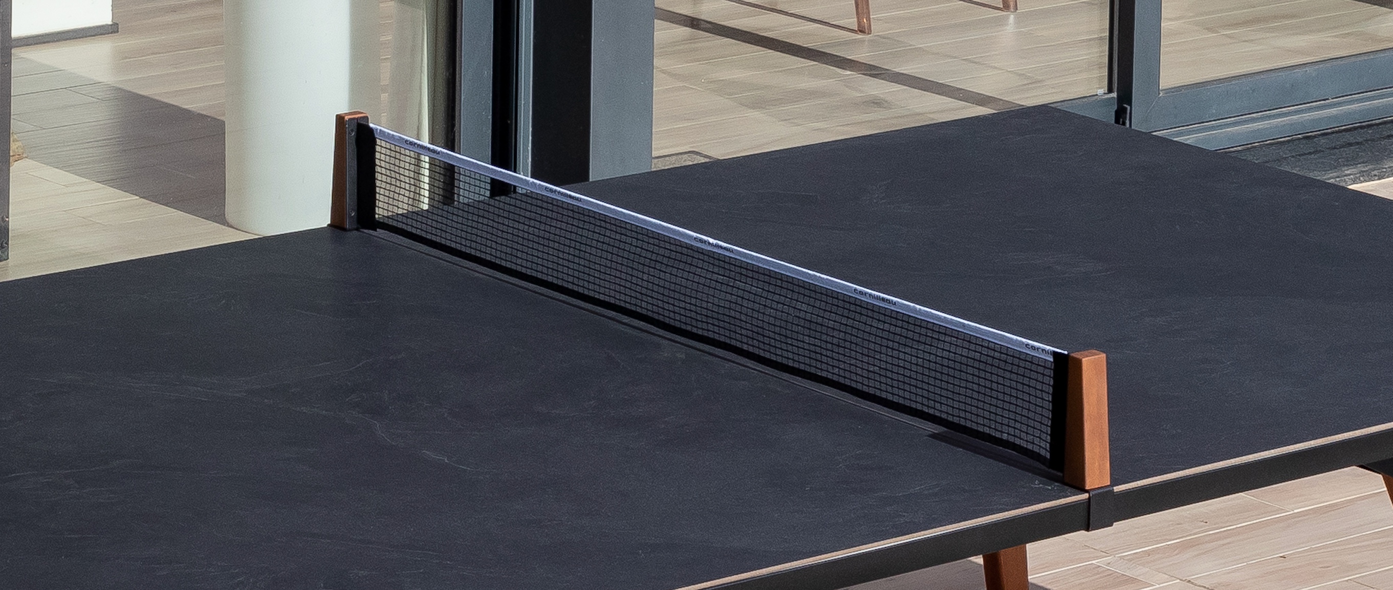 Cornilleau traditional net on an Origin table